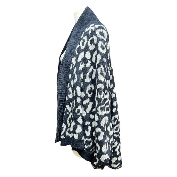 Anthropologie Akemi + Kin Louise Sweater Cardigan Leopard Print Black One Size - Picture 6 of 12